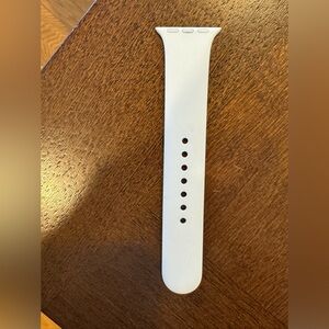 Apple Watch medium large white band